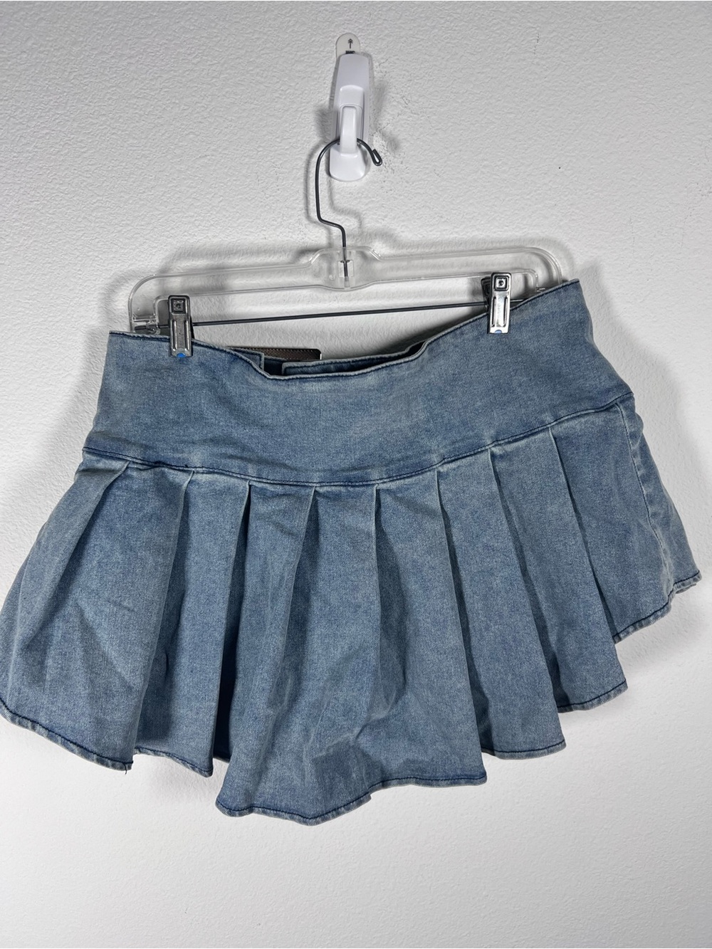 Thick Girl Friendly Denim Pleated Mini Skort with Buckle Waist Size L - Picture 3 of 6